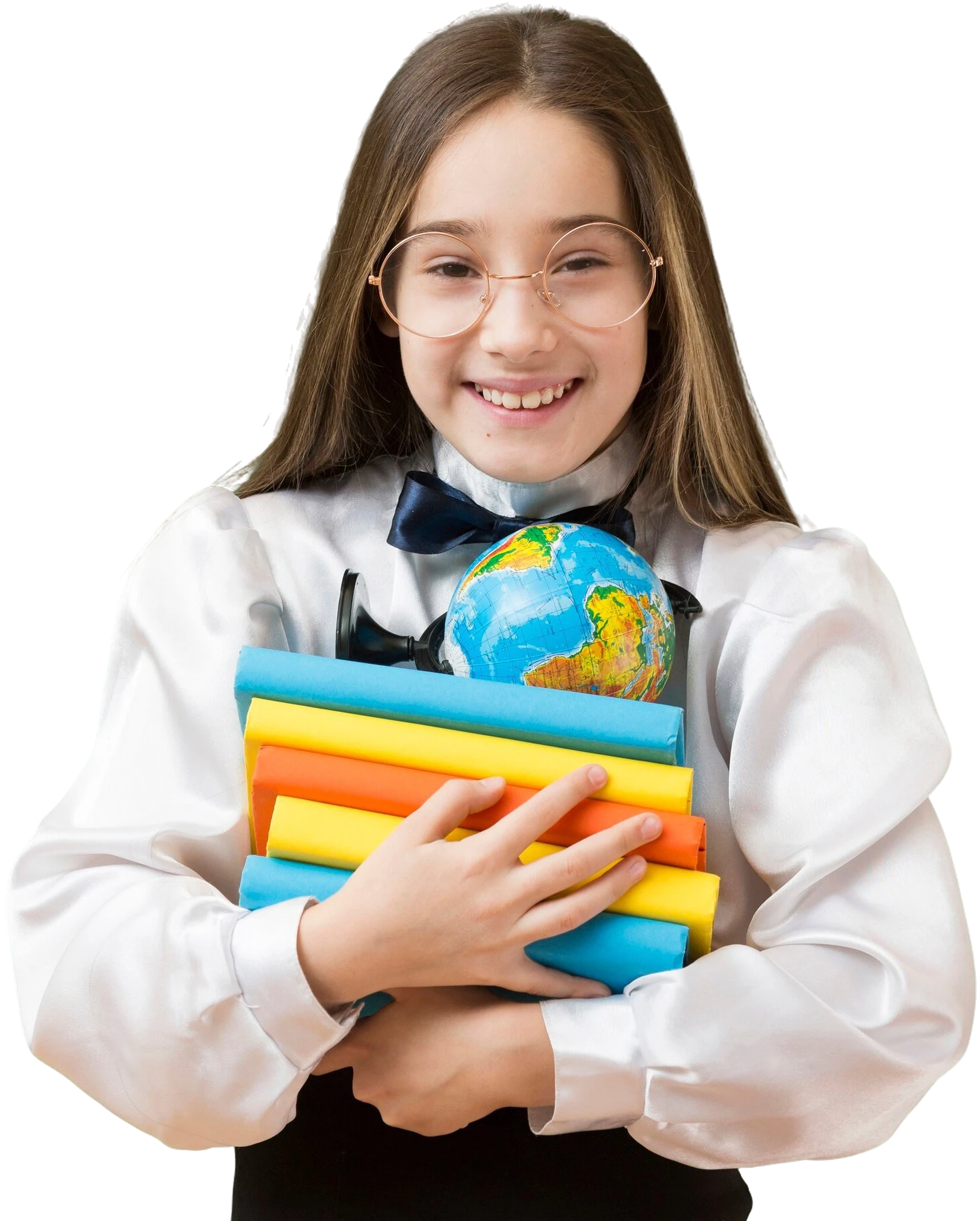 Une enfant souriante avec ses livres